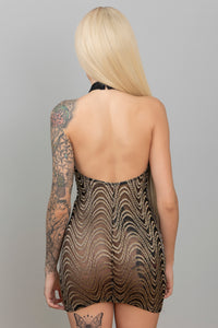 Vestido Corto Metalizado – Brillo y Estilo en Cada Movimiento