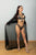 Conjunto de lencería negra con bata de tul