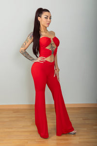 Mono Rojo Corte Sexy con Detalles Dorados