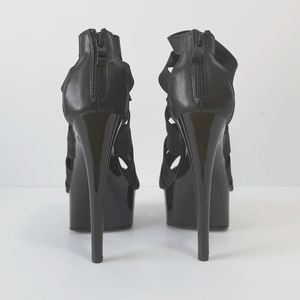 Sandalia de tacón alto tipo plataforma con un diseño moderno y llamativo 17cm