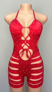 Mono Rojo Corto Sexy con Aberturas y Brillantes – Edición Glam