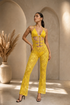 Mono de Encaje Cut-Out con Escote Halter – Amarillo