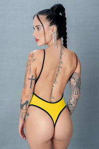 Bodysuit Amarillo con escote en V y estampado temático